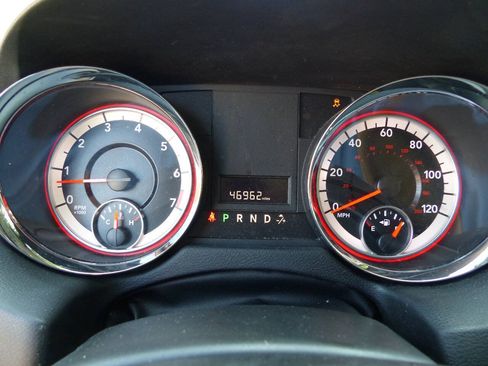 Used 2019 Dodge Grand Caravan SE FWD image 25