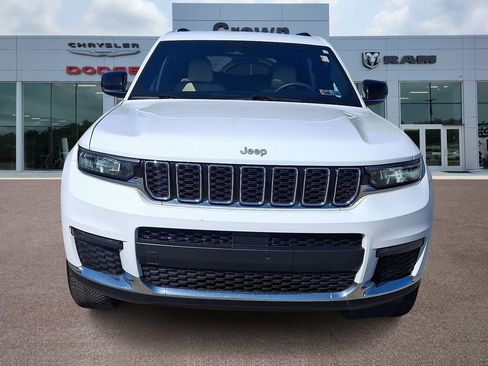 Used 2024 Jeep Grand Cherokee L Limited AWD/4WD image 2