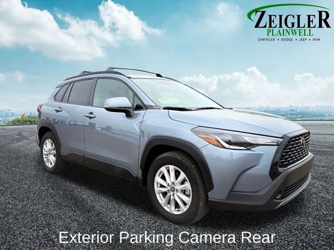 Used 2024 Toyota Corolla Cross LE w/ Moonroof Package AWD/4WD image 7