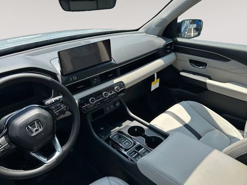 New 2026 Honda Pilot Touring image 15