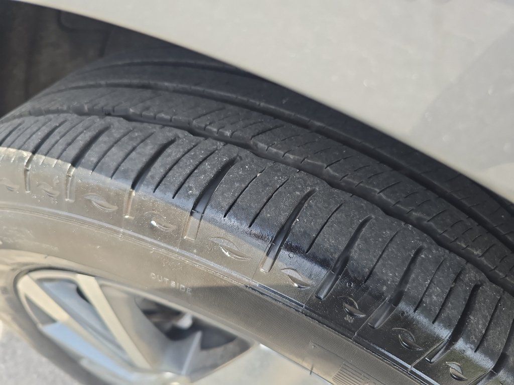 Used 2024 Chevrolet Equinox LT FWD image 30