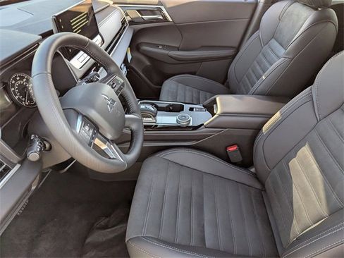 New 2025 Mitsubishi Outlander Trail Edition image 11