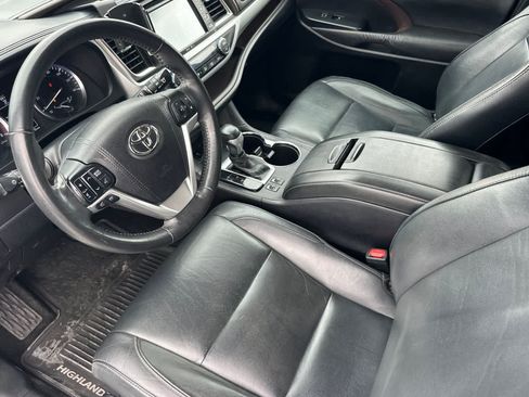 Used 2015 Toyota Highlander XLE FWD image 14