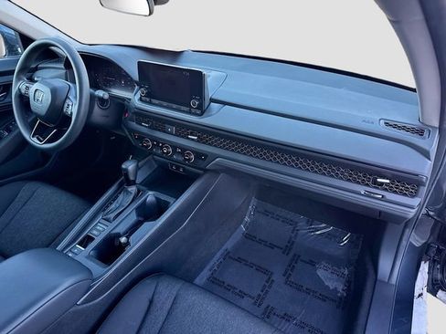 Certified 2023 Honda Accord EX image 27