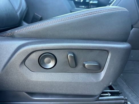Used 2024 GMC Sierra 1500 AT4 w/ Technology Package AWD/4WD image 22