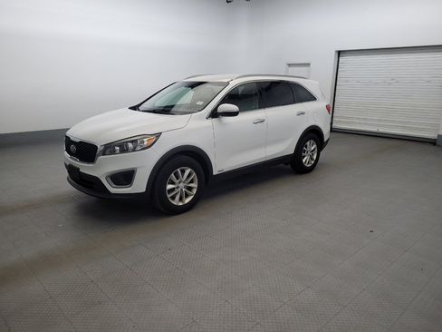 Used 2016 Kia Sorento AWD w/ LX Convenience Package image 2
