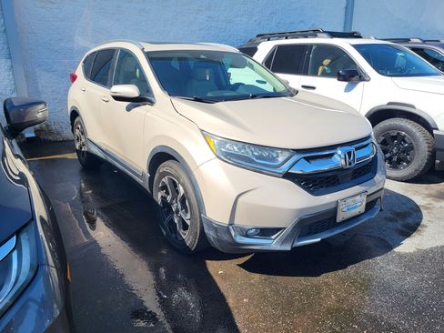 Used 2017 Honda CR-V Touring image 3