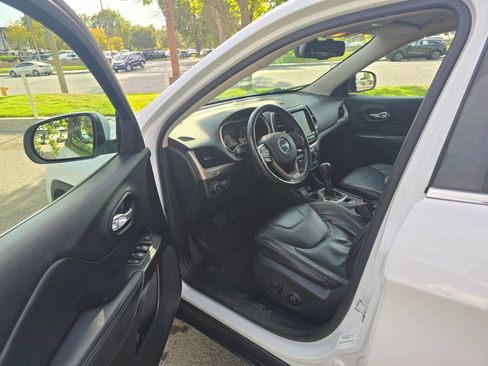 Used 2014 Jeep Cherokee Limited FWD image 9