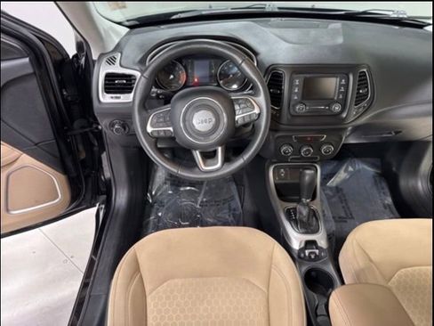 Used 2018 Jeep Compass Sport FWD image 14