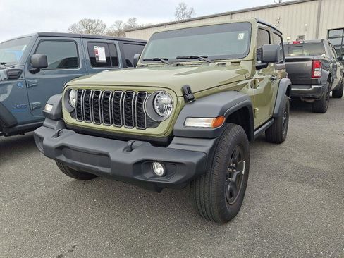 Used 2025 Jeep Wrangler Sport image 2