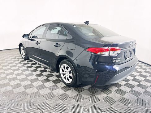 Used 2025 Toyota Corolla LE image 5