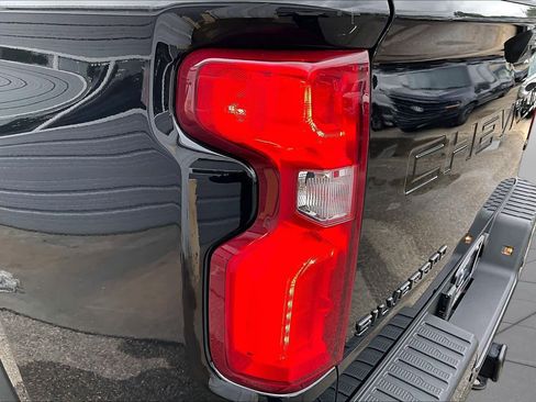 Used 2024 Chevrolet Silverado 2500 LTZ w/ LTZ Plus Package AWD/4WD image 28