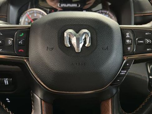 Used 2022 RAM 1500 Limited AWD/4WD image 15