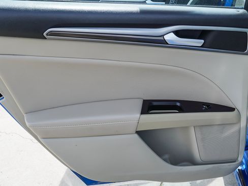 Used 2020 Ford Fusion SEL FWD image 25