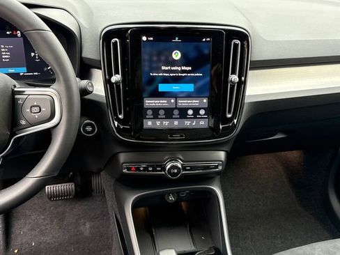 New 2026 Volvo XC40 B5 Ultra w/ Climate Package image 15