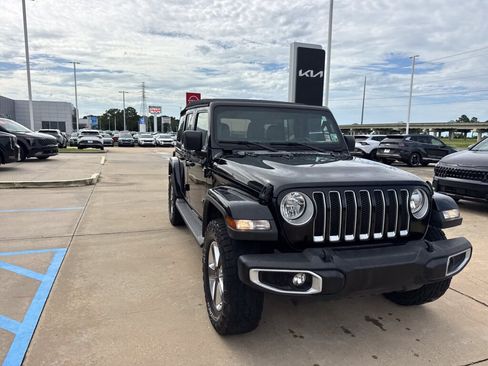 Used 2021 Jeep Wrangler Unlimited Sahara AWD/4WD image 10