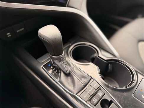 Used 2019 Toyota Camry LE w/ Fleet Convenience Package image 12