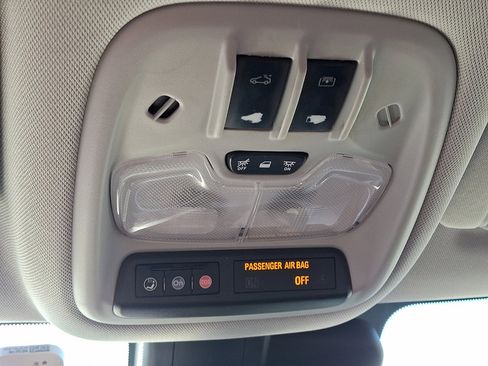 Used 2021 Chevrolet TrailBlazer LT w/ Sun and Liftgate Package image 32