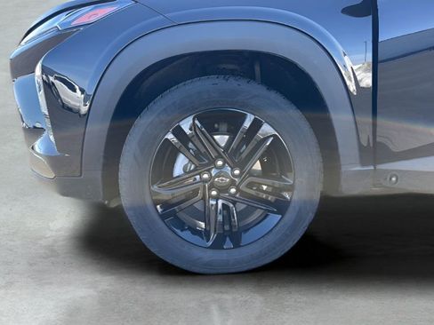 Used 2025 Chevrolet Trax ACTIV w/ Sunroof Package FWD image 39