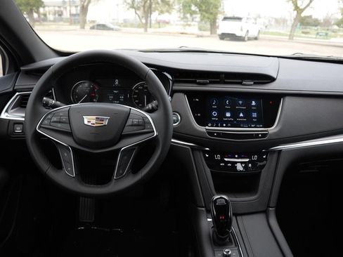 New 2026 Cadillac XT5 Luxury w/ LPO, Floor Liner Package image 9