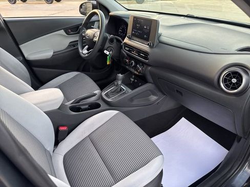 Used 2022 Hyundai Kona SE image 40