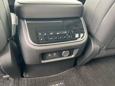 Certified 2025 INFINITI QX80 Pure AWD/4WD image 30