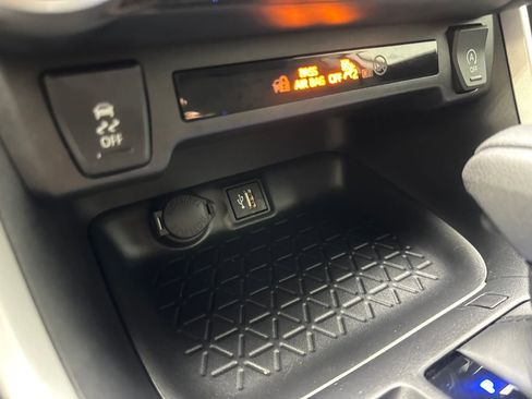 Used 2025 Toyota RAV4 LE FWD image 67