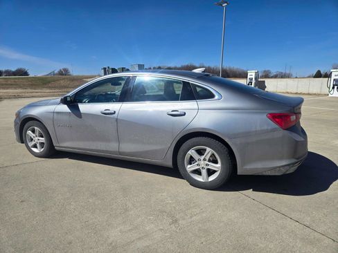 Used 2024 Chevrolet Malibu LT image 1