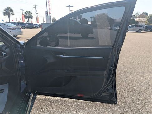Used 2022 Toyota Camry SE image 31