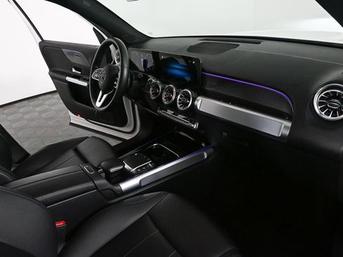 Certified 2022 Mercedes-Benz GLB 250 4MATIC image 24