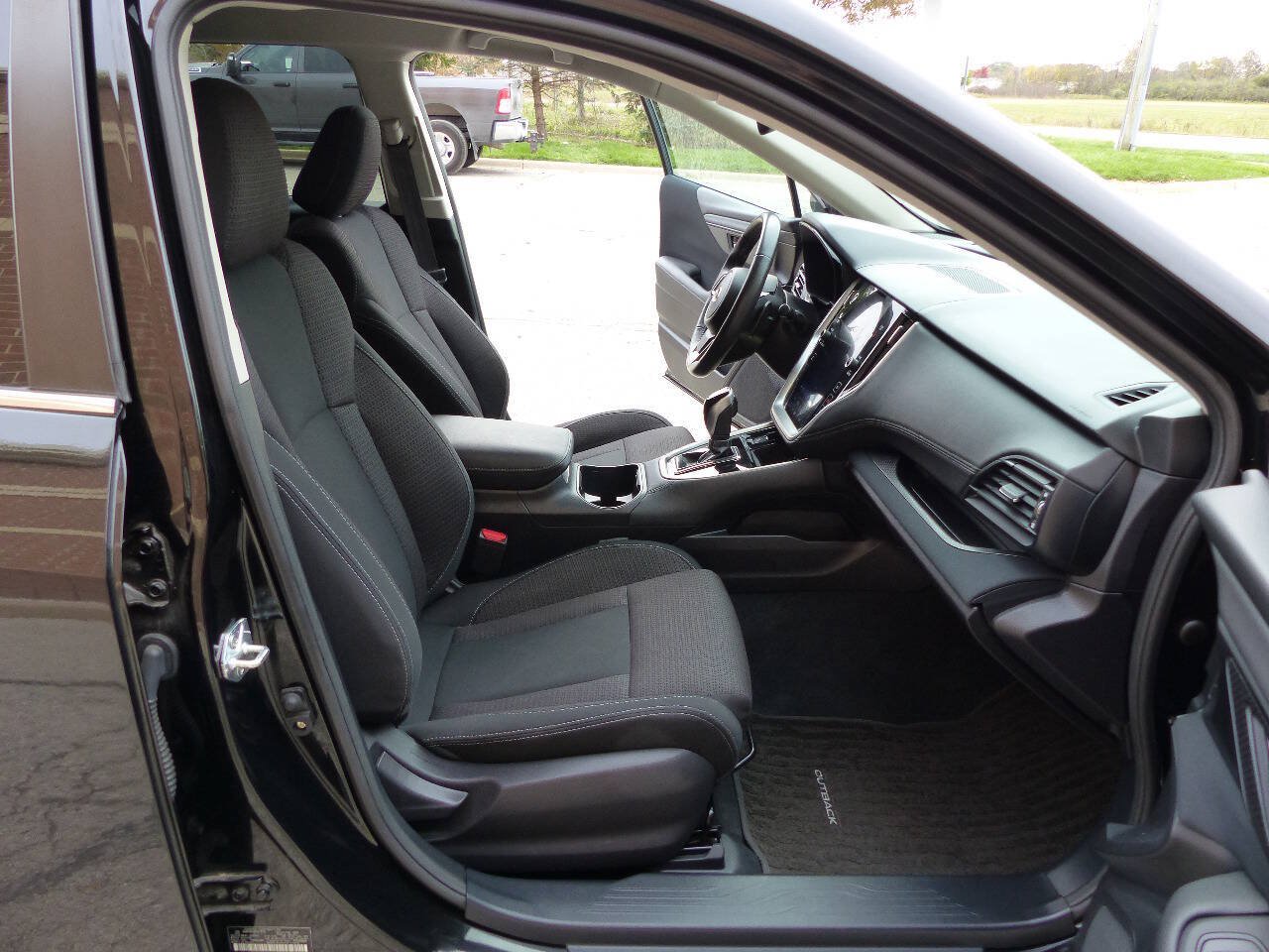 Used 2023 Subaru Outback Premium AWD/4WD image 45