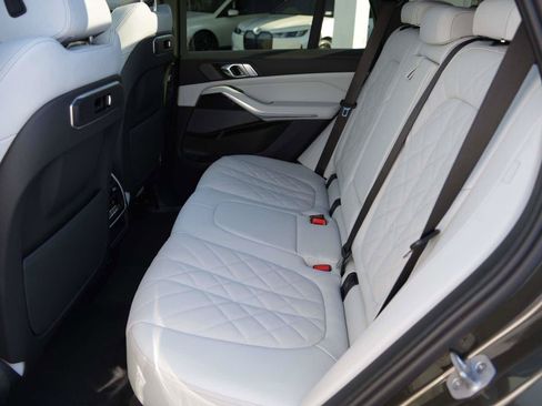 Used 2026 BMW X5 sDrive40i w/ M Sport Package RWD image 9
