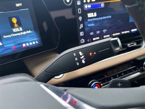 Used 2025 Chevrolet Equinox ACTIV w/ LPO, Floor Liner Package image 48