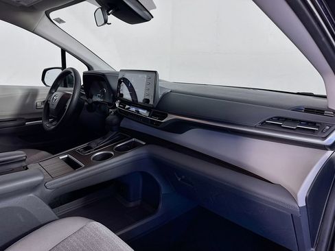 Used 2024 Toyota Sienna LE image 35