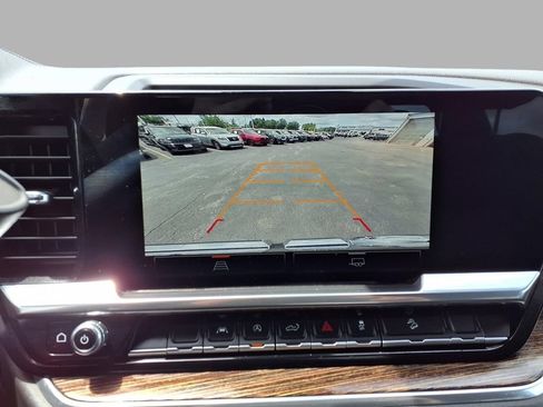 Used 2023 GMC Sierra 1500 Elevation w/ X31 Off-Road Package AWD/4WD image 6