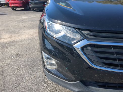 Used 2020 Chevrolet Equinox LT w/ Driver Convenience Package image 9