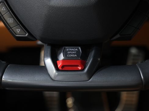 Used 2015 Lamborghini Huracan LP 610-4 AWD/4WD image 34