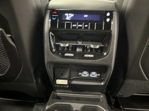 New 2025 Jeep Grand Cherokee L Altitude image 32