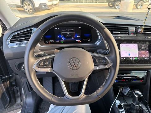 Used 2022 Volkswagen Tiguan SE AWD/4WD image 10