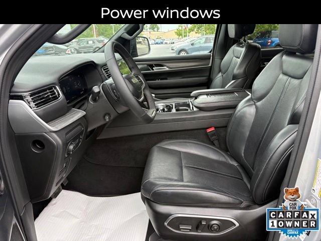 Used 2024 Jeep Wagoneer Series III AWD/4WD image 12