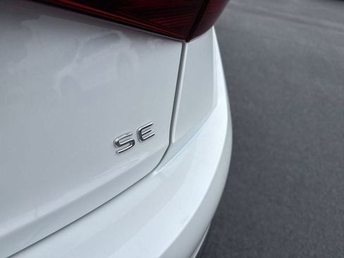 New 2026 Volkswagen Jetta SE FWD image 7