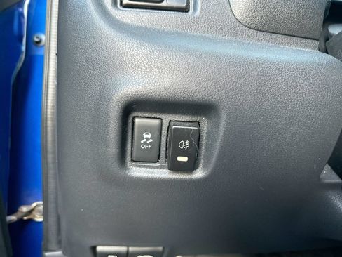 Used 2016 Nissan Versa SV FWD image 13