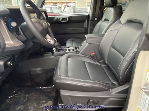 New 2026 Ford Bronco Outer Banks w/ Sasquatch Package AWD/4WD image 13