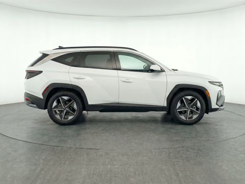 Used 2025 Hyundai Tucson SEL AWD/4WD image 11