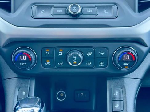 Used 2019 GMC Acadia SLE FWD image 22