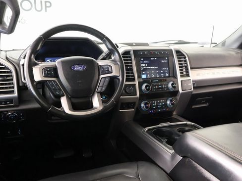 Used 2019 Ford F250 Platinum w/ Platinum Ultimate Package image 2