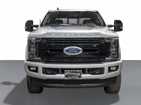 Used 2019 Ford F250 Lariat image 3