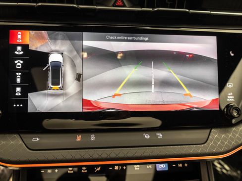 Used 2025 Jeep Wagoneer S Limited image 9