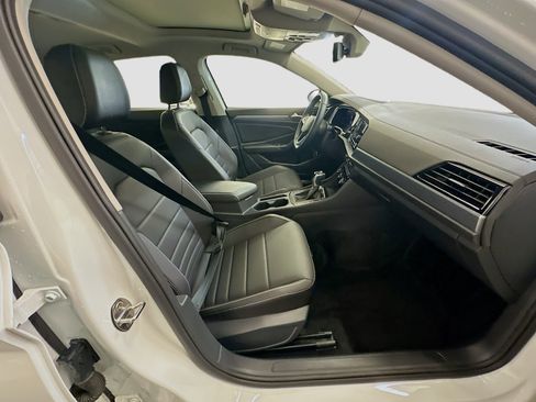 Used 2024 Volkswagen Jetta SE w/ Panoramic Sunroof Package FWD image 32