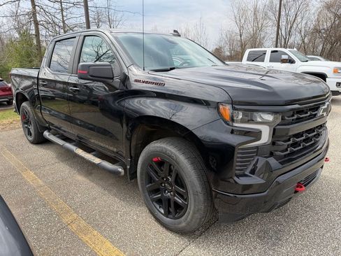 Used 2022 Chevrolet Silverado 1500 RST w/ Redline Edition image 2